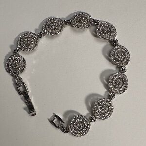Elegant Silver Bracelet with Crystal Accents